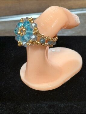 Blue Crystal Flower Beaded Ring - Gold Accents